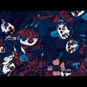 Lularoe Russian doll leggings os